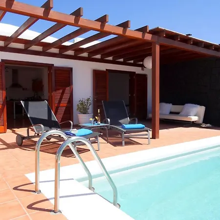 Happy Villa - Piscina Y Amplia Terraza Soleada Villa Playa Blanca (Lanzarote)
